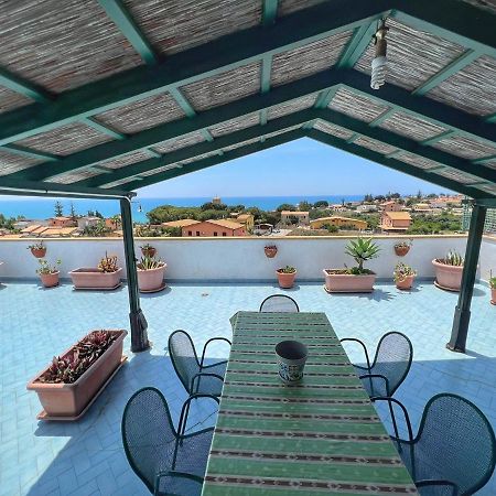 ポルト・エンペードクレLa Terrazza Sul Mareアパートメント エクステリア 写真