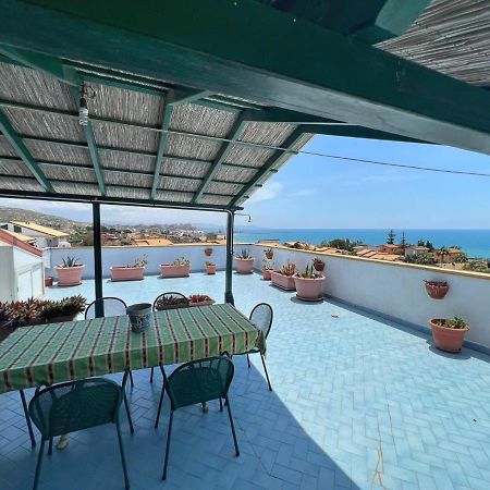 ポルト・エンペードクレLa Terrazza Sul Mareアパートメント エクステリア 写真