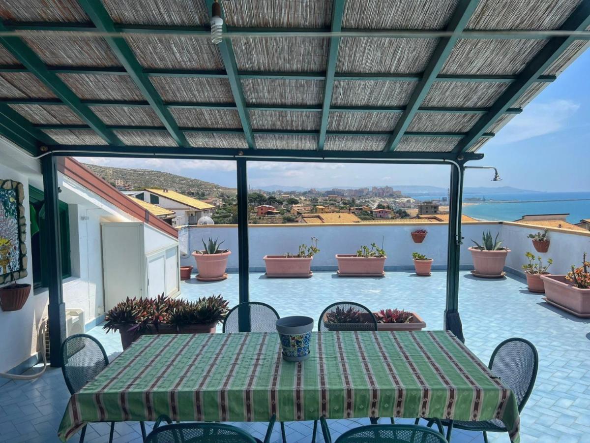 ポルト・エンペードクレLa Terrazza Sul Mareアパートメント エクステリア 写真