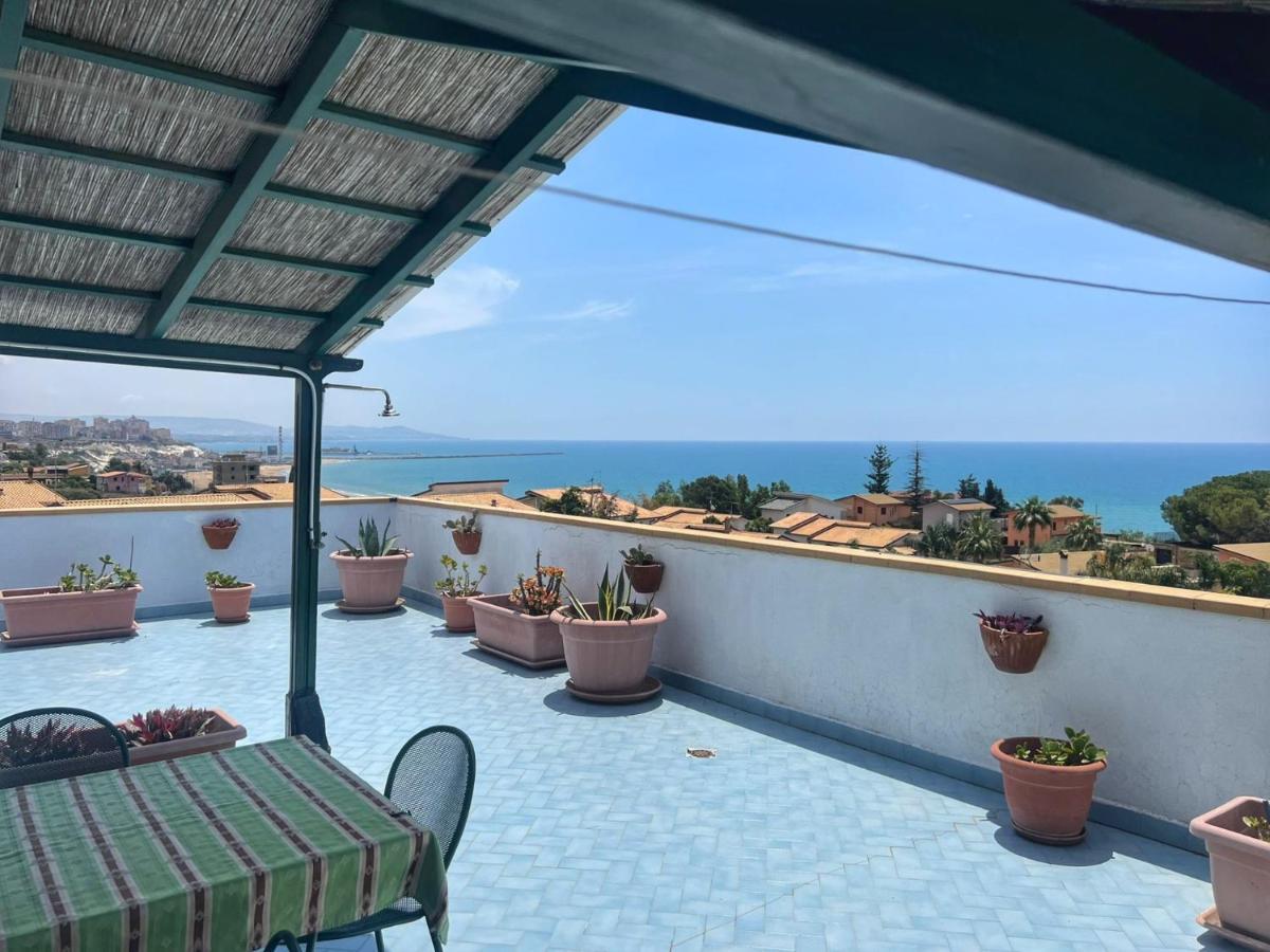 ポルト・エンペードクレLa Terrazza Sul Mareアパートメント エクステリア 写真