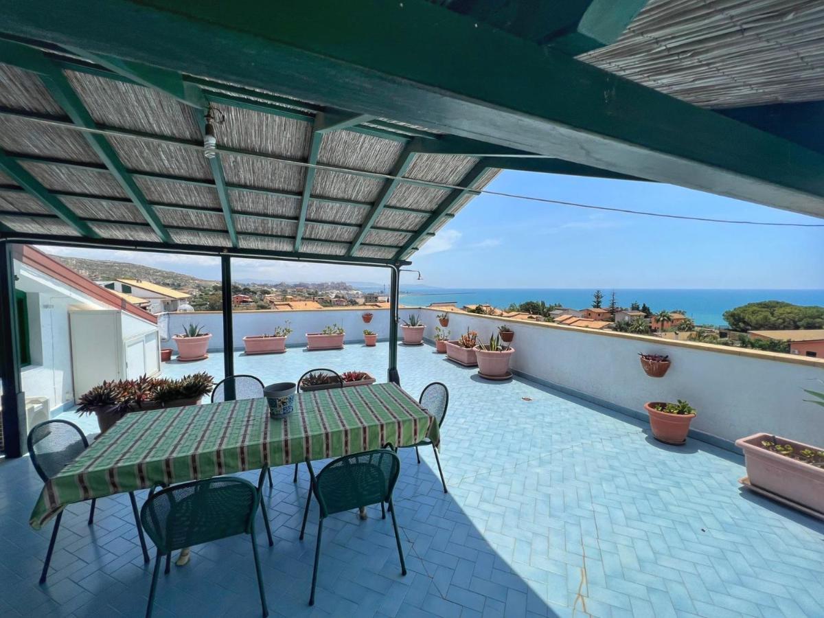 ポルト・エンペードクレLa Terrazza Sul Mareアパートメント エクステリア 写真