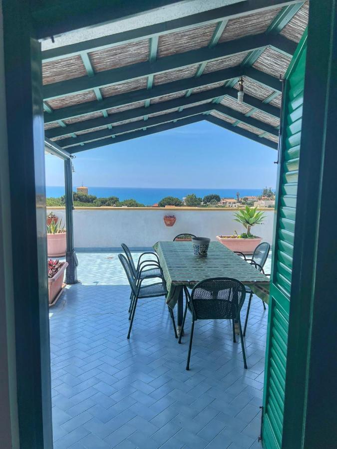 ポルト・エンペードクレLa Terrazza Sul Mareアパートメント エクステリア 写真